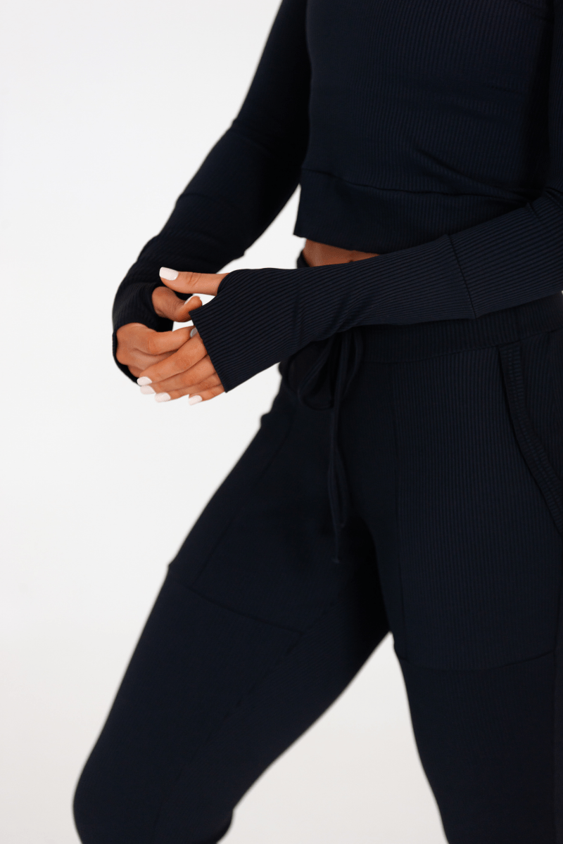 Long Sleeve Crop - Black